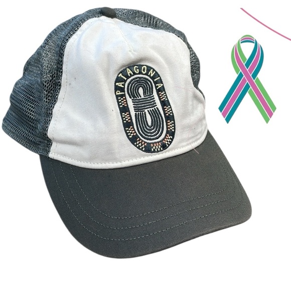Patagonia Paper Peaks Badge Mesh Snapback Trucker Hat Baseball Cap White Gray - Picture 1 of 12